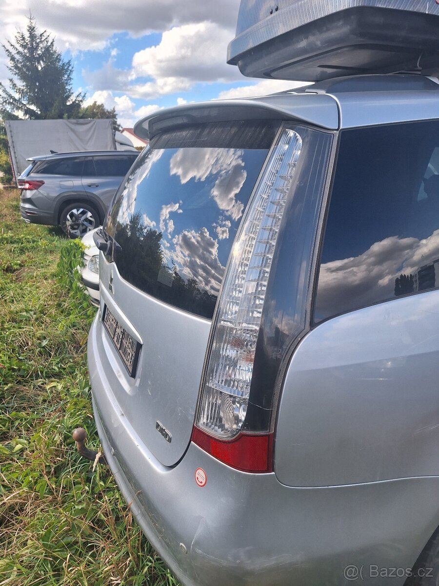 Mitsubishi Grandis - 2