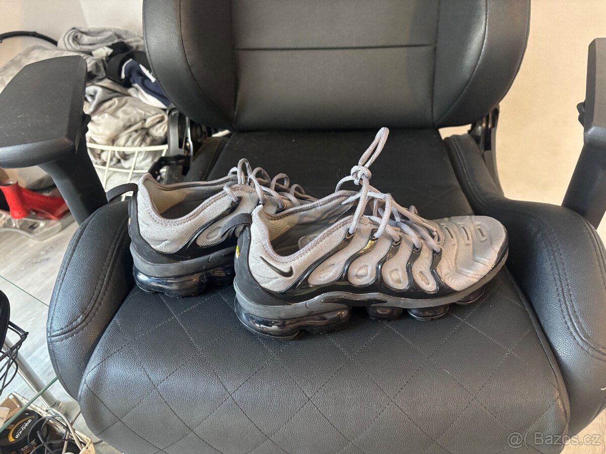 NIKE AIR VAPORMAX PLUS Eu44 - 2