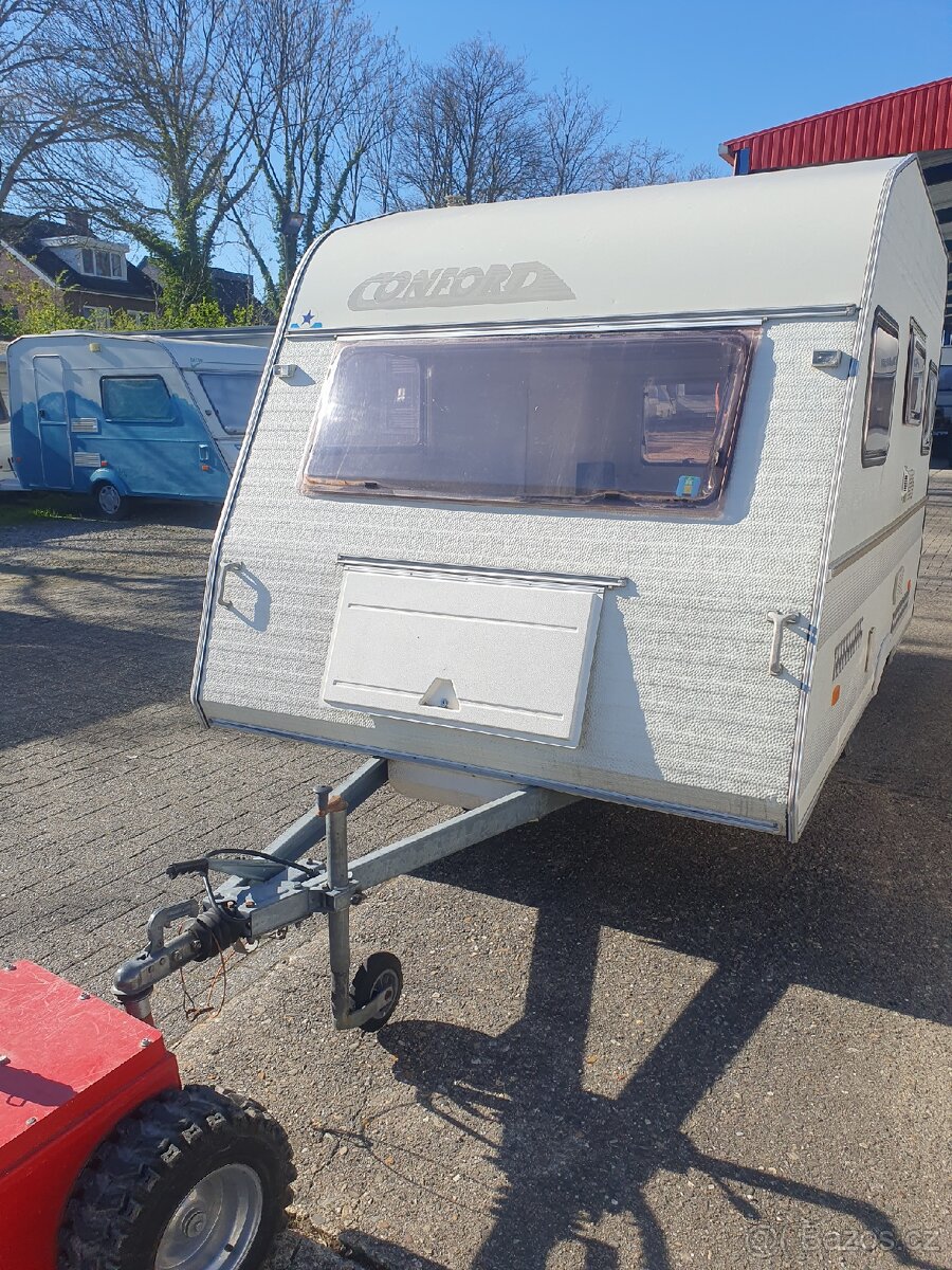 Chateau 360 karavan pro 4 osoby - 2