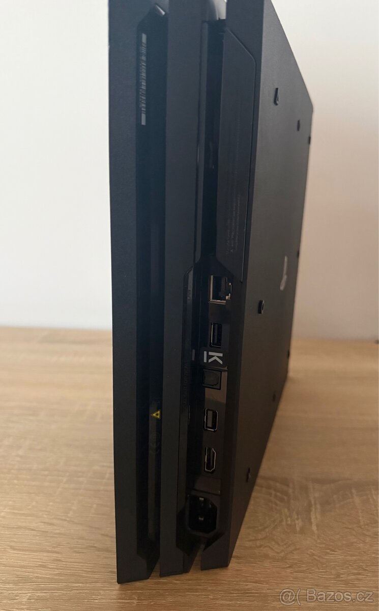 PS4 Pro – jako nová | 2 roky záruka - 2