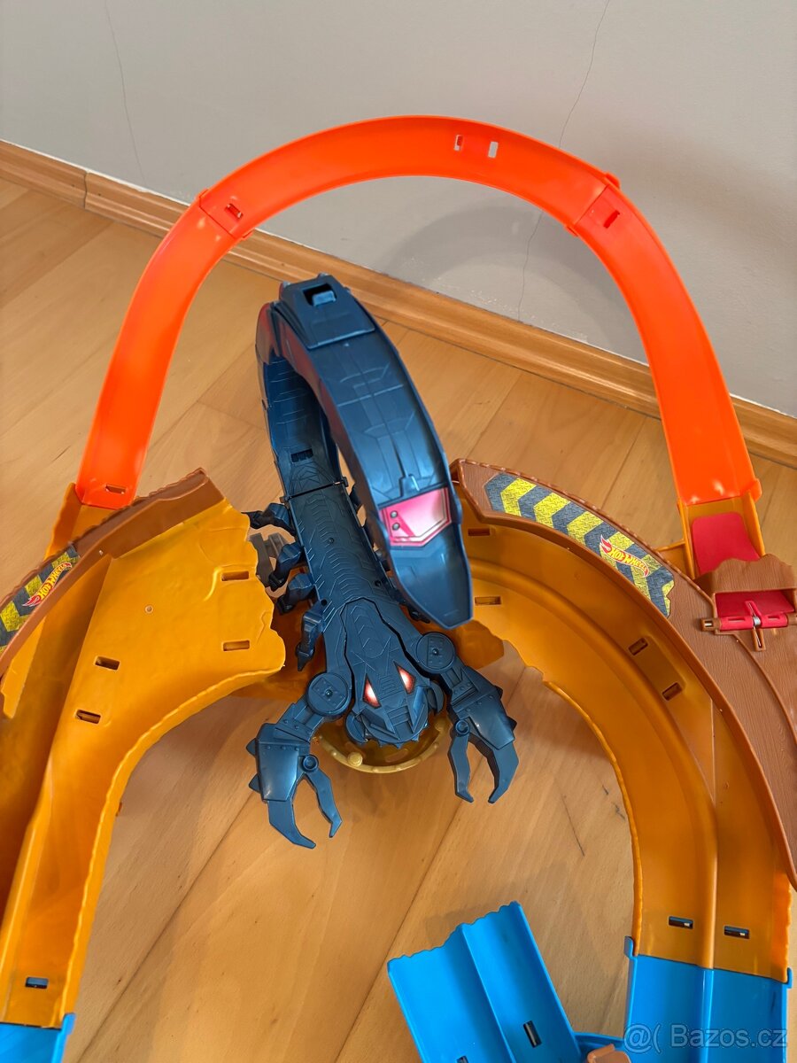 Hot wheel track scorpion - 2
