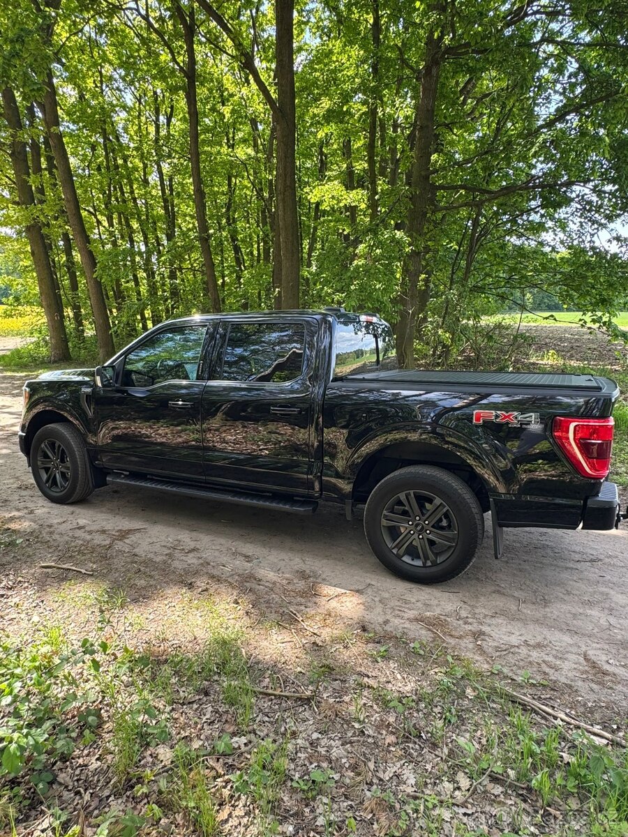 Prodám Ford F-150. 2023 Najeto jen 21700km