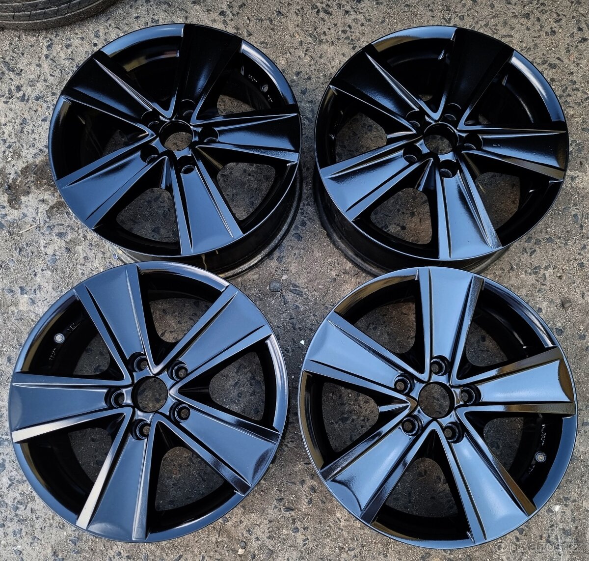 Použité alukola 7J17 5X120 Volkswagen T5 6 Amarok