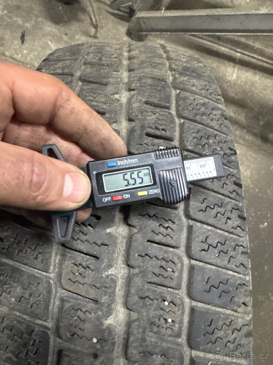 2x 215/70r15c 108/107r zimní matador dot 2018 5,5 mm - 2