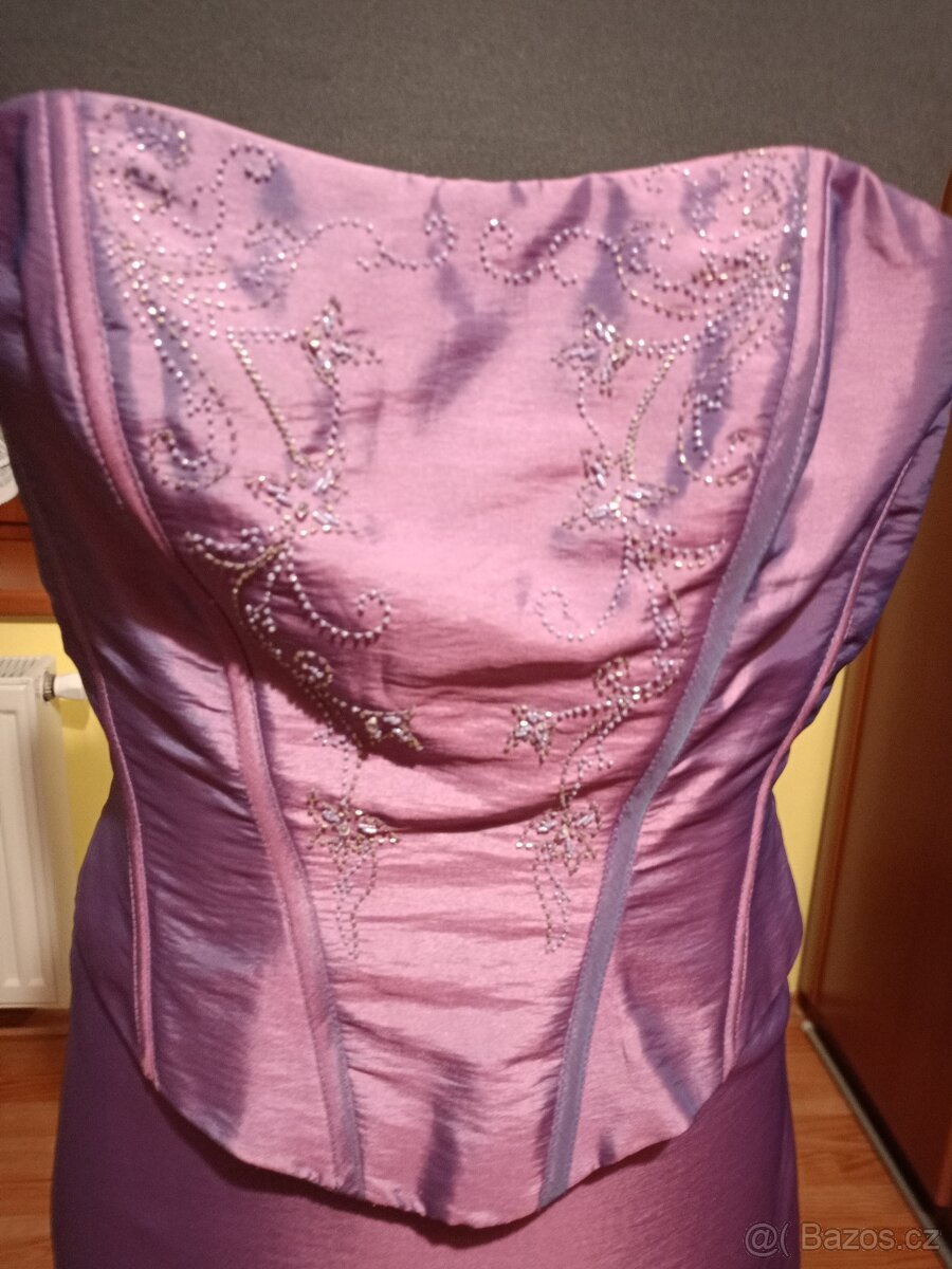 Prodám dlouhé vínové plesové šaty - 2