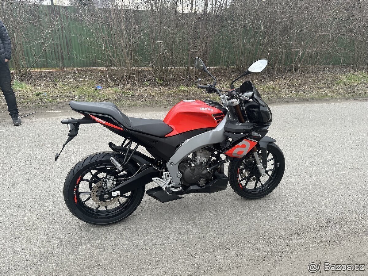 Aprilia tuono 125 - 2
