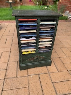 Skříňka na CD - 2