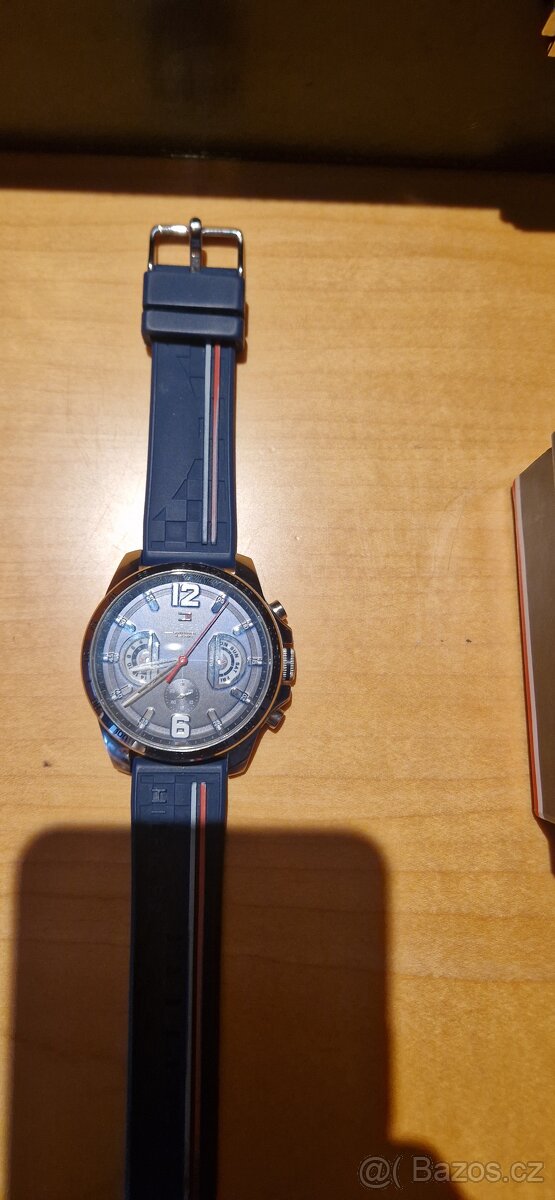 Krásné hodinky Tommy Hilfiger nevhodný dar - 2