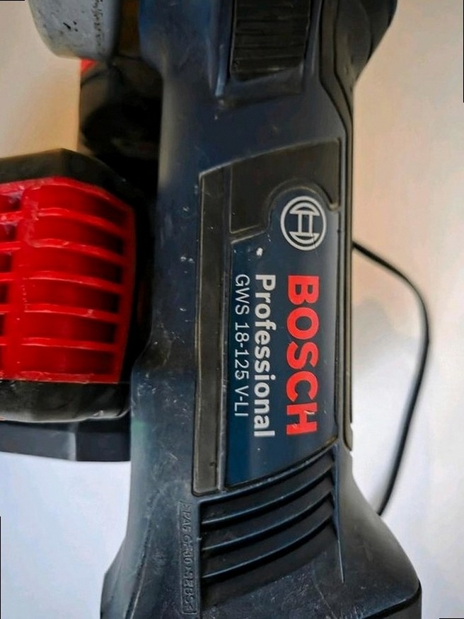 Aku úhlová bruska Bosch GWS 18-125 V-LI + akumulátory - 2