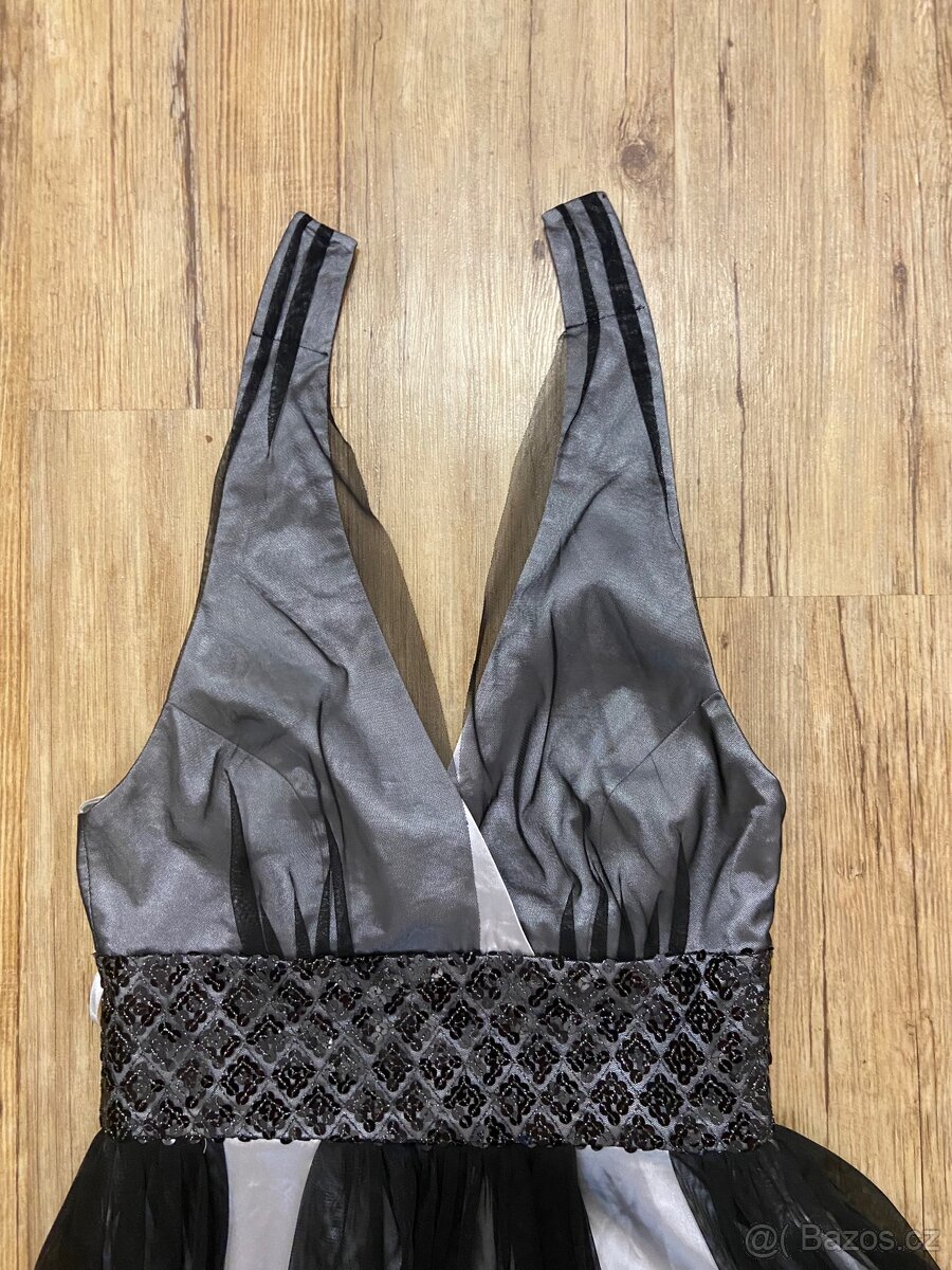 Šaty odhalené záda - 2