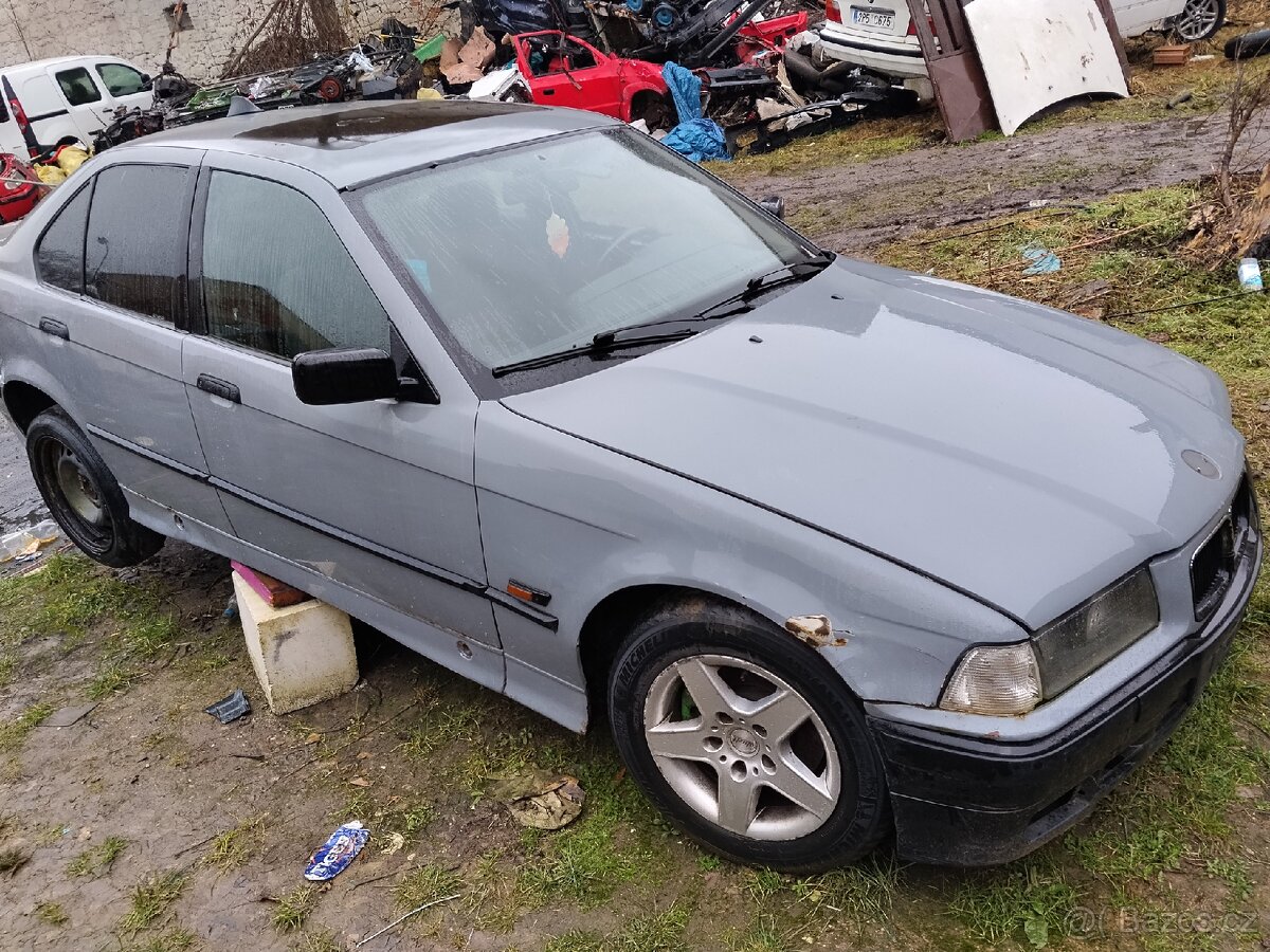 BMW E36 320i - 2