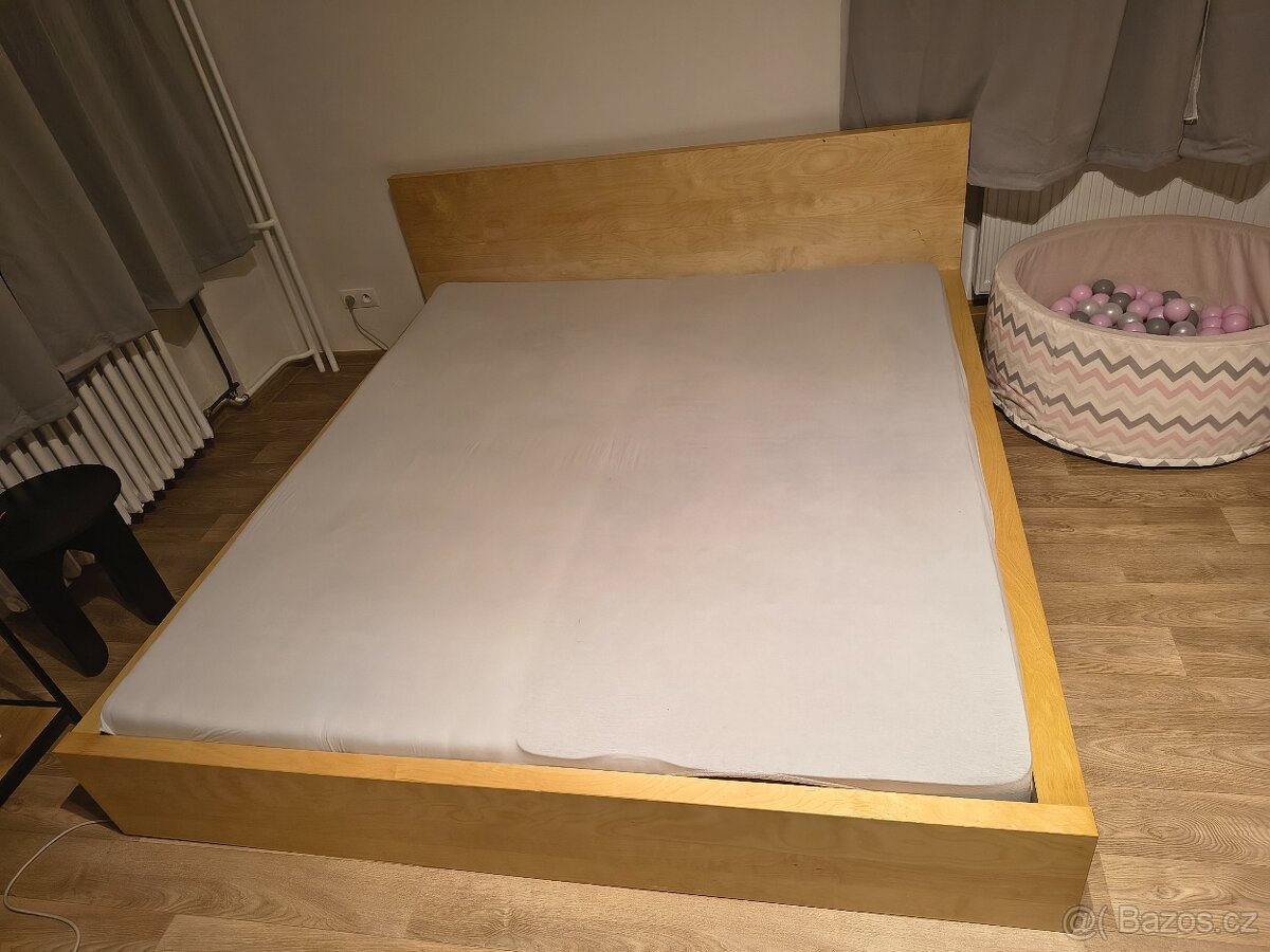 Postele IKEA MALM - 2