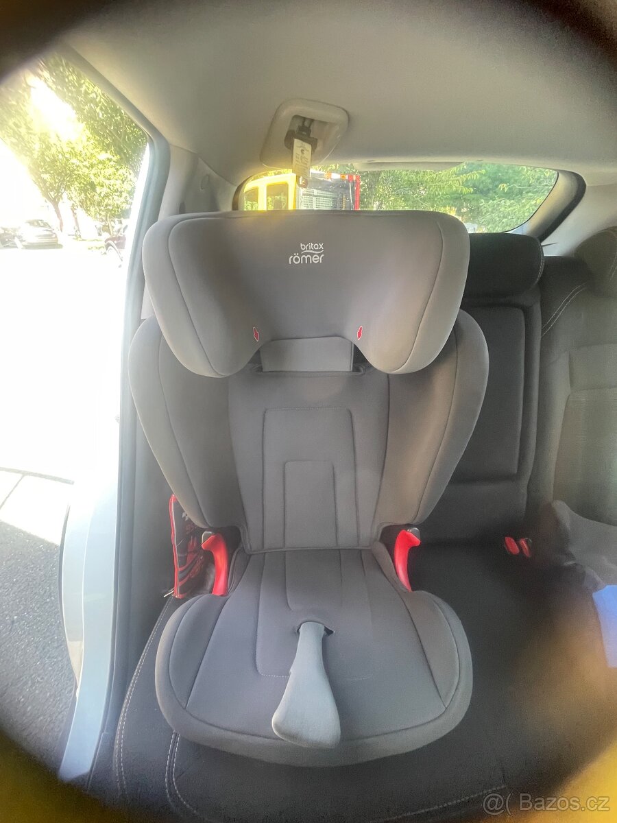 Autosedačka Britax Romer KIDFIX 2 S SICT 15-36 kg - 2