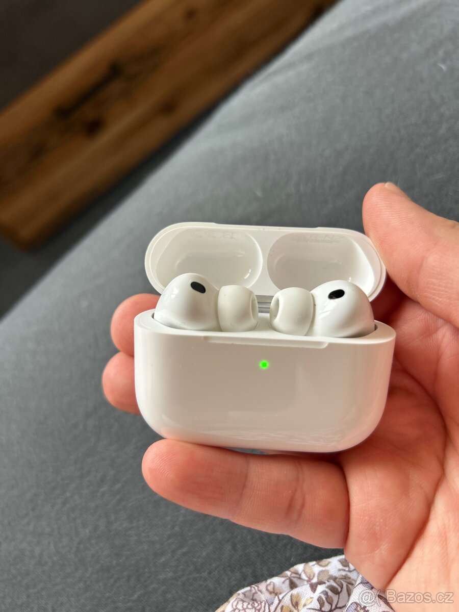 Apple AirPods Pro 3 - 2