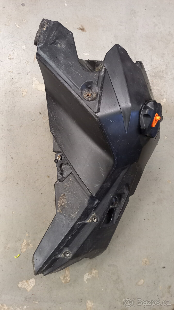 KTM 525, 505 nádrž, ventilátor, plasty, plyn atd.