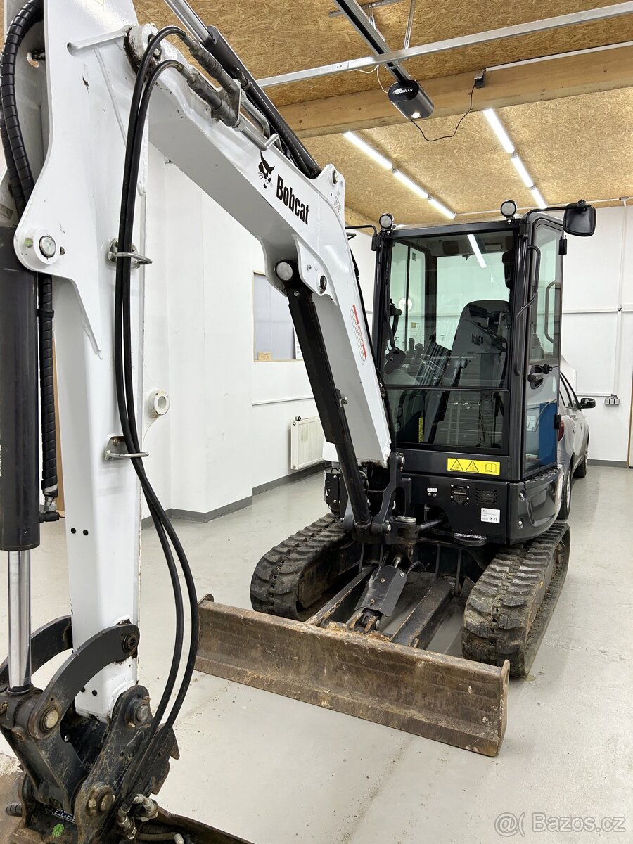 Minibagr Bobcat E34 pouze 550MTh - 2