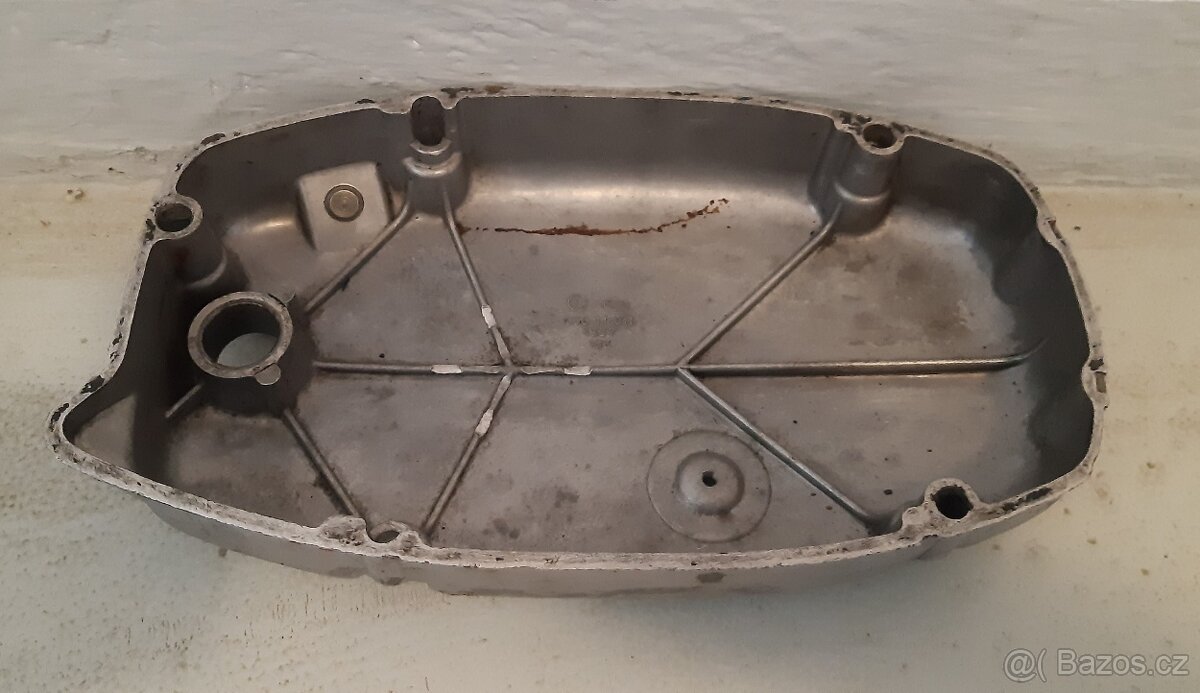 Jawa 350/634 - levé víko motoru - 2