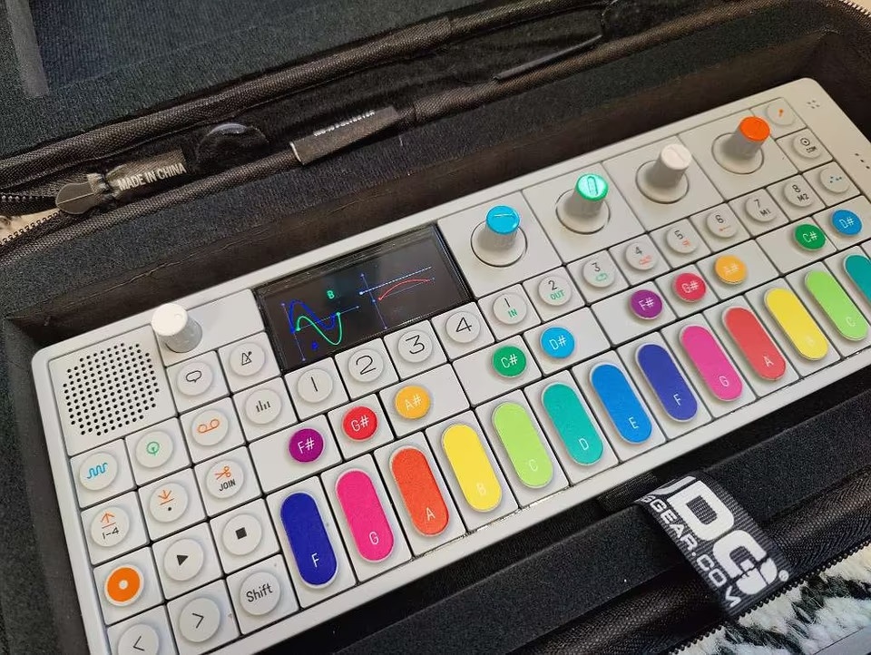 Teenage Engineering OP-1 - 2