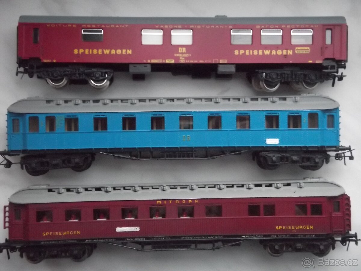 Osobní Piko vláčky H0 - 2