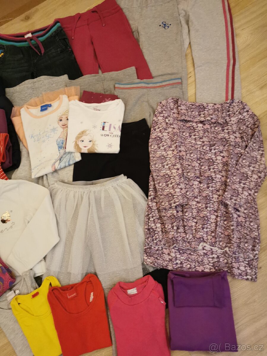 Balík oblečení holka 5 let - 2