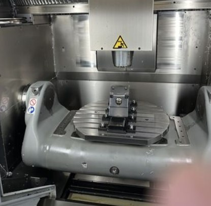 Obráběcí centra - vertikální C 400U - 2