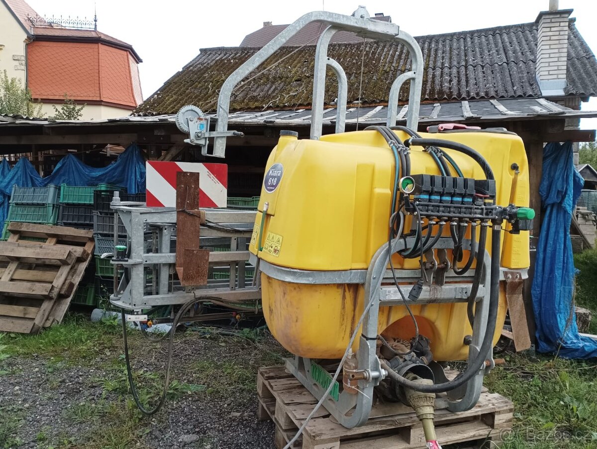 Nesený postřikovač - 2