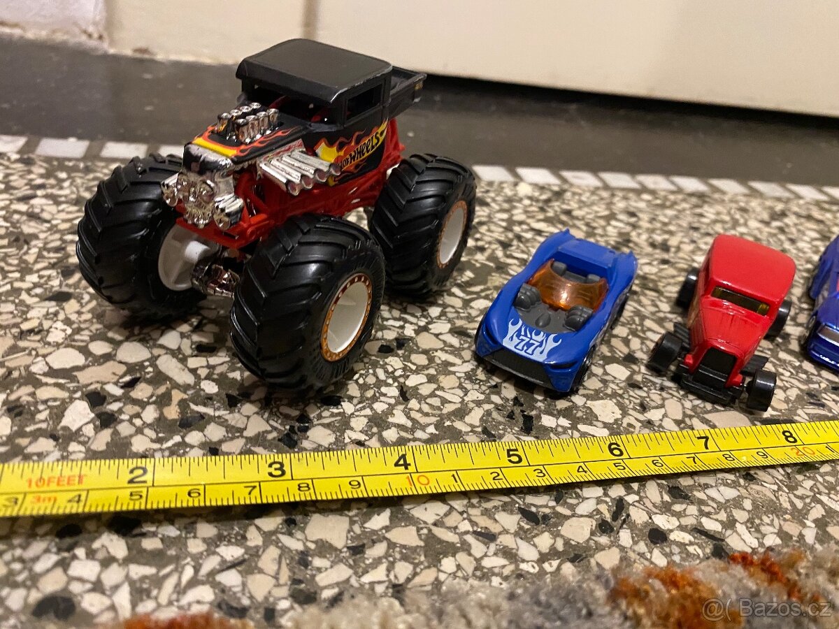 Autíčka angličáky Hotwheels -7 ks + monster truck - 2