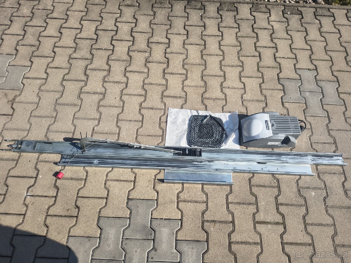 Sekční vrata kolejnice - 2