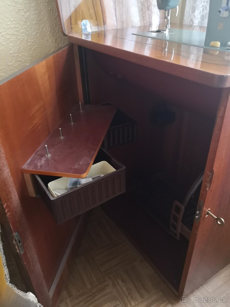 šicí stroj MINERVA - 2