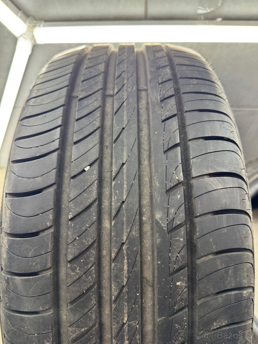 LETNÍ PNEU 215/45 R17 - 2