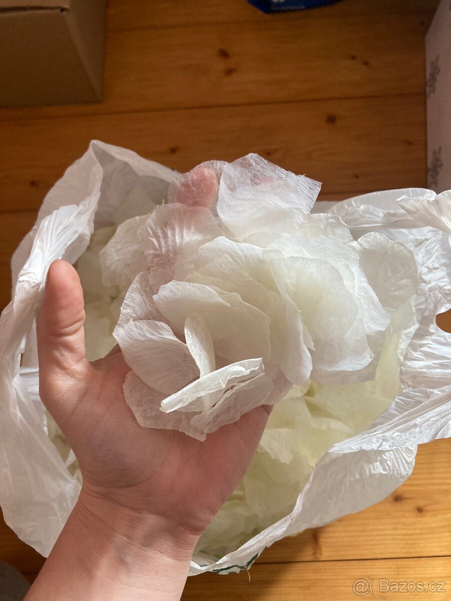 Umělé okvětní lístky - 2