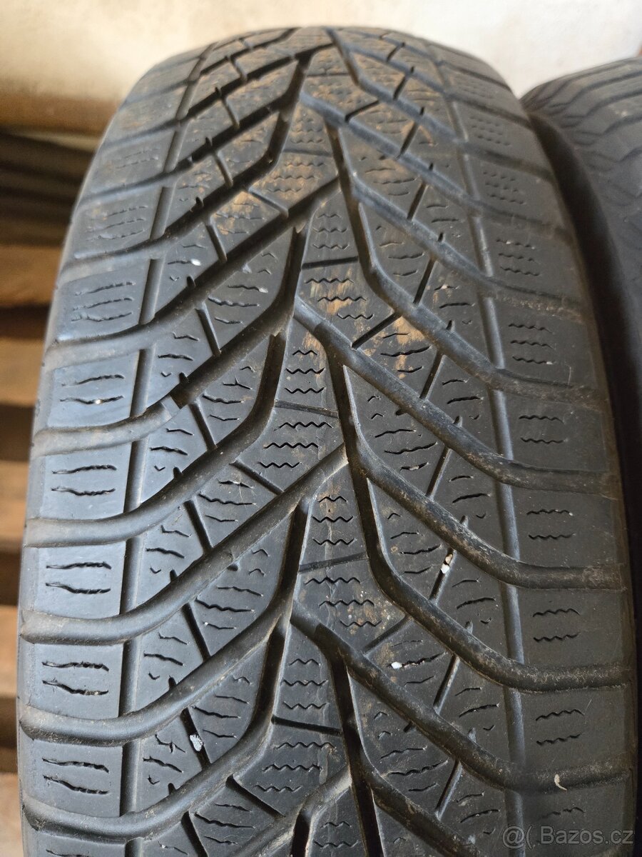 Zimní pneu 195/65 R15 - 2