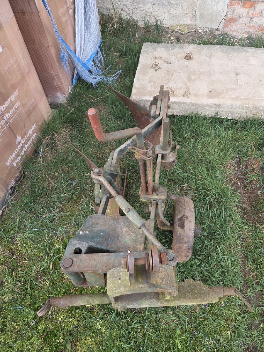 Pluh s krojidlem - 2