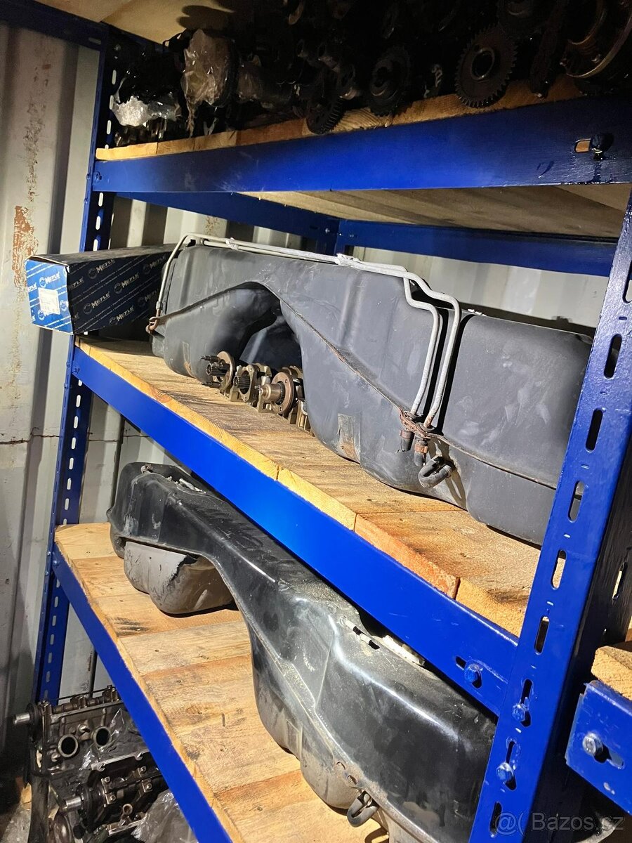 Benzínová nádrž Bmw e38 - 2