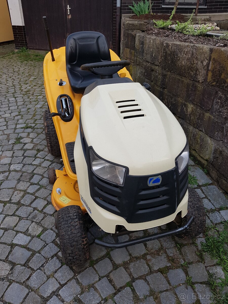 Zahradní traktor Cub Cadet CC 1019 HN - 2