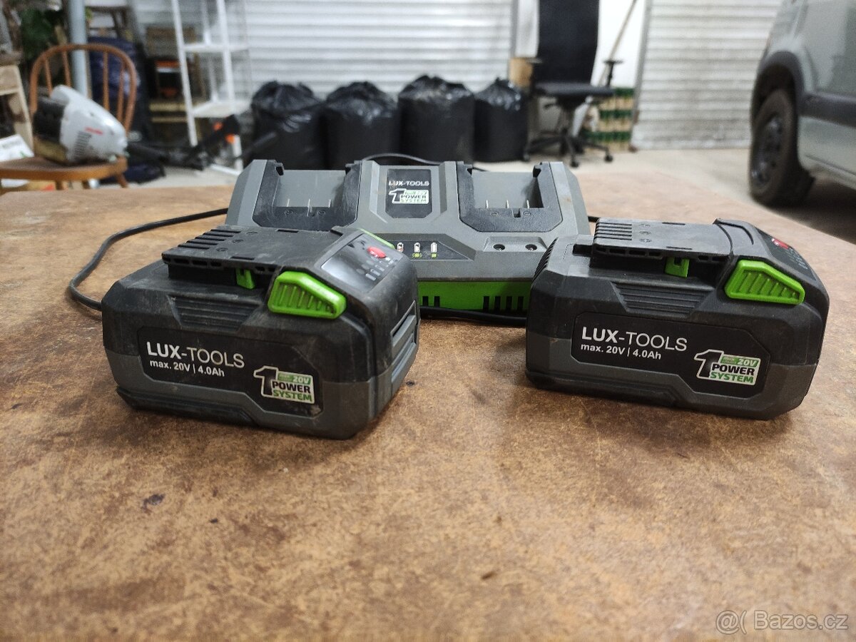 LUX-TOOLS aku baterie a nabijecka - 2