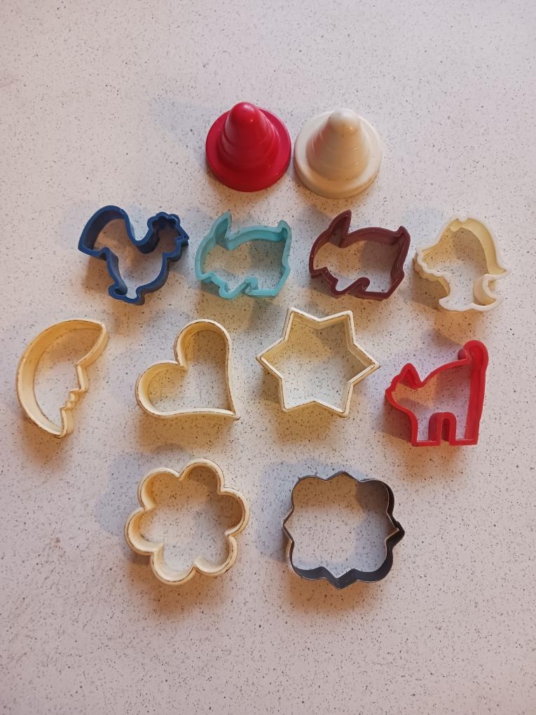 VÁNOČNÍ PEČENÍ- VYKRAJOVÁTKA I FORMIČKY - 2