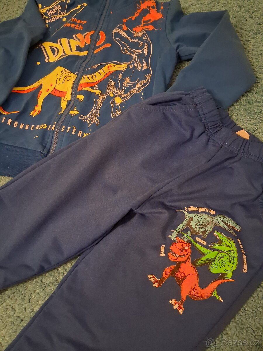 Chlapecka tepláková souprava vel. 128 - 2