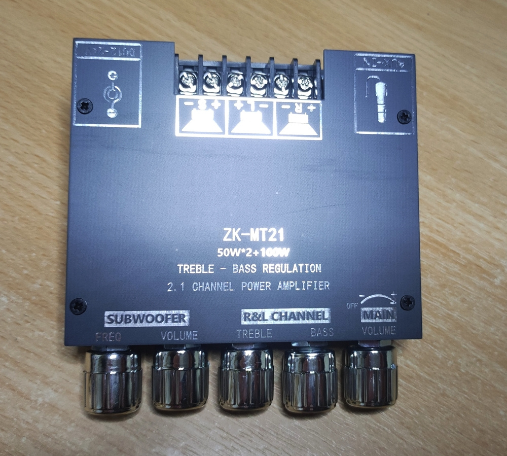 Korekční zesilovač s podporou Subwooferu - Bluetooth - 2