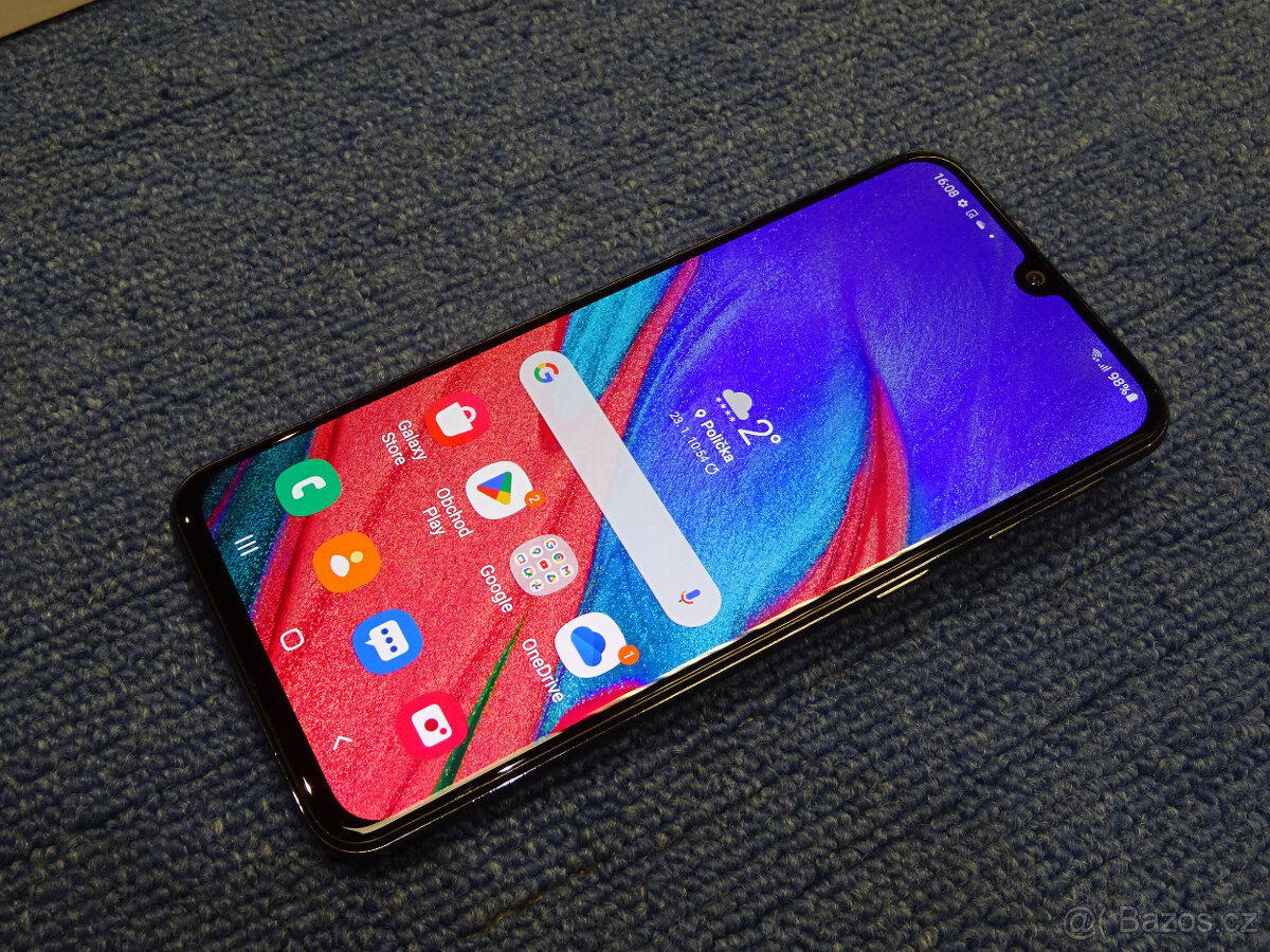 Malý Samsung Galaxy A40 4/64GB 5,9" AMOLED LTE - 2