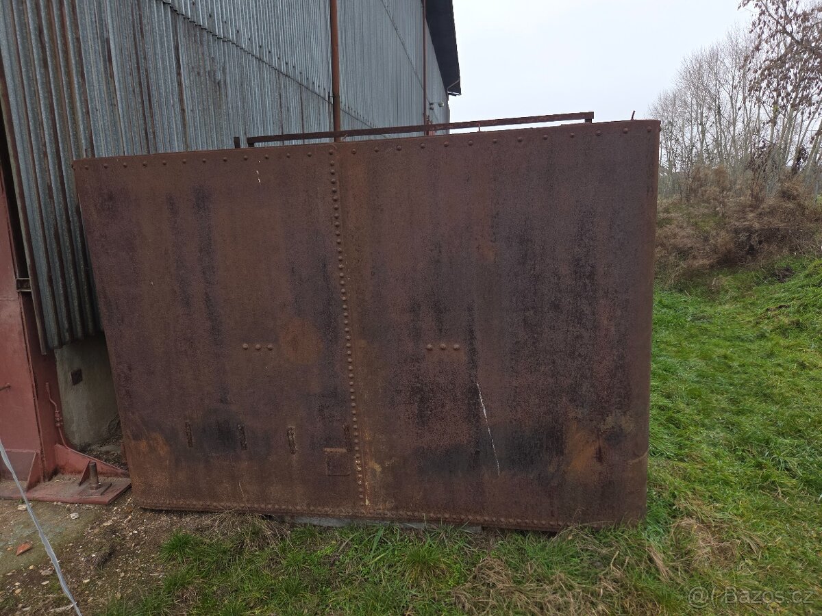 Nýtovaná nádrž - 2