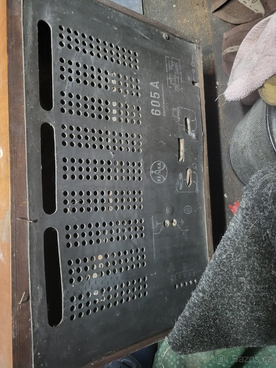 Staré rádio Tesla - 2