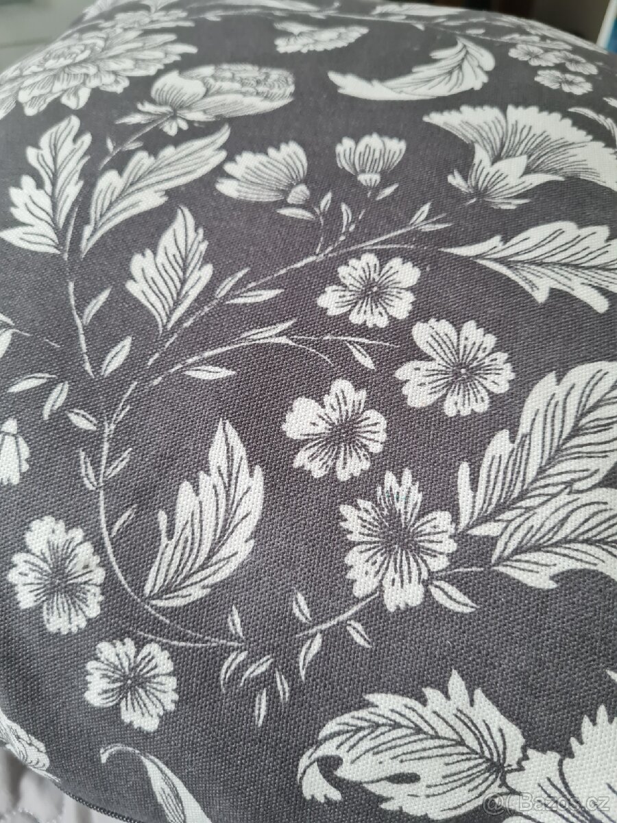 Polštář(dekorativní) - 2