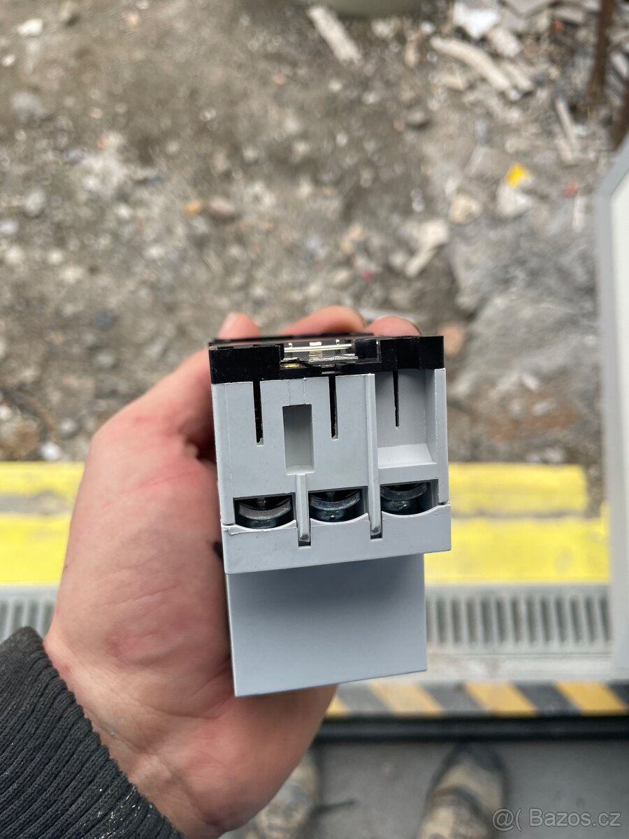 Motorový spouštěč- chránič - 2