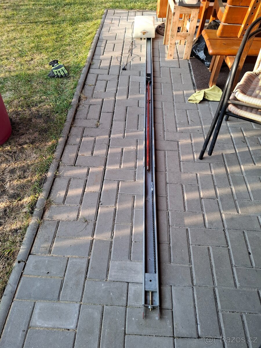 Otevírání vrat - 2