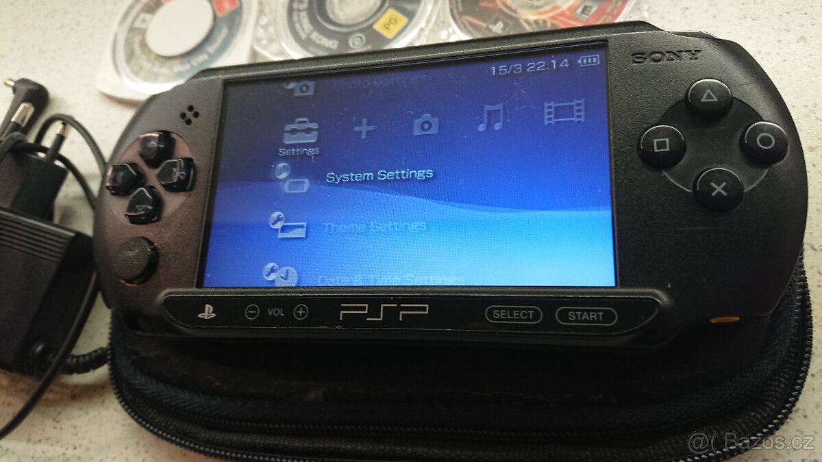 PSP + 3 hry + příslušenství - 2