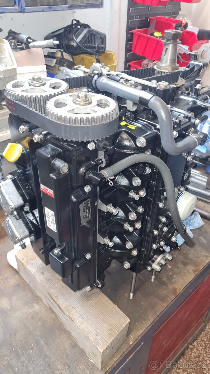 Prodám lodní motor Mercury 90 - 2