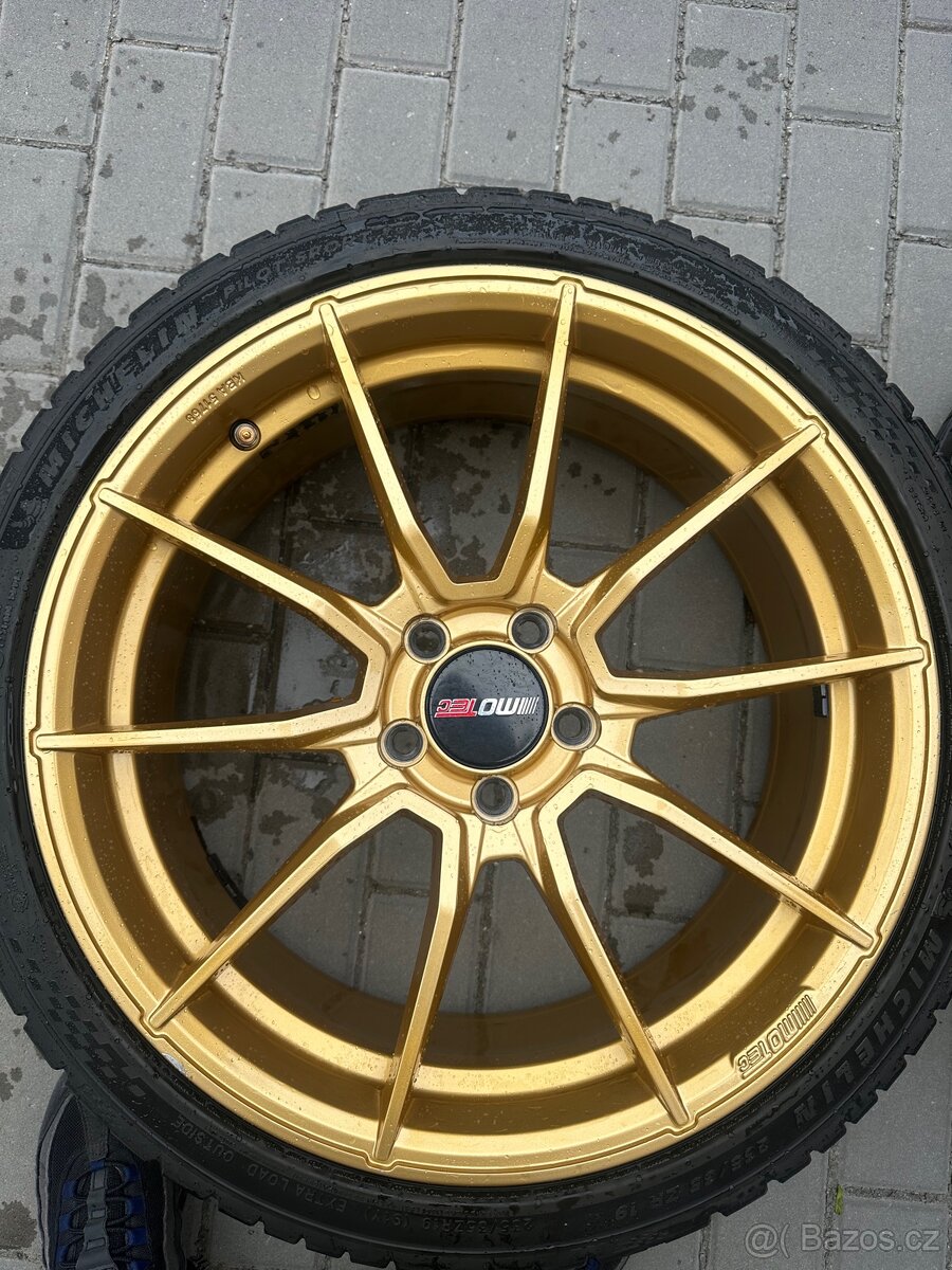 Motec mcr2 ultralight 5x112 r19 235/35/19 - 2