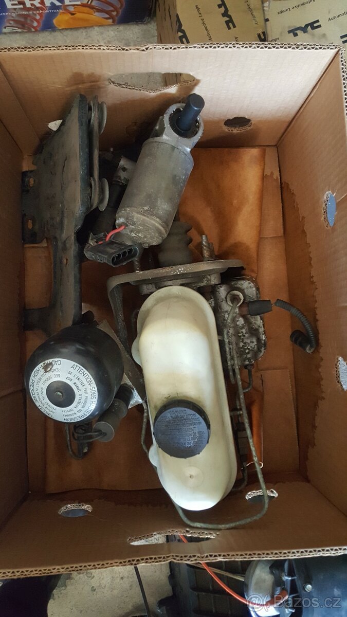 Jeep XJ 4.0 2,5 Díly - 2