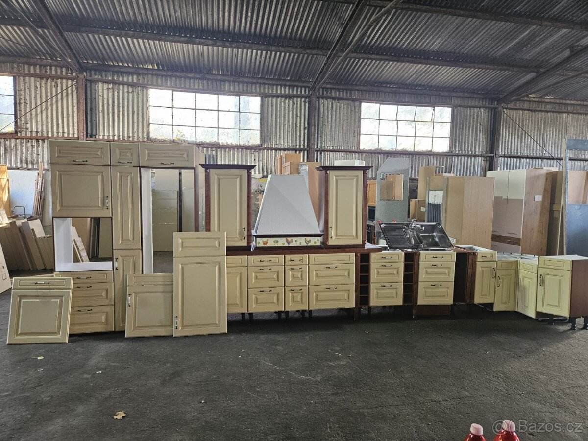 Moderní kuchyňská linka se spotřebiči - 2